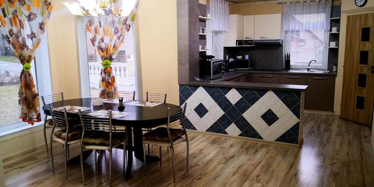 Chalupa Riviera A Apartmany Riviera - Liptov Besenova روجومبيروك المظهر الخارجي الصورة